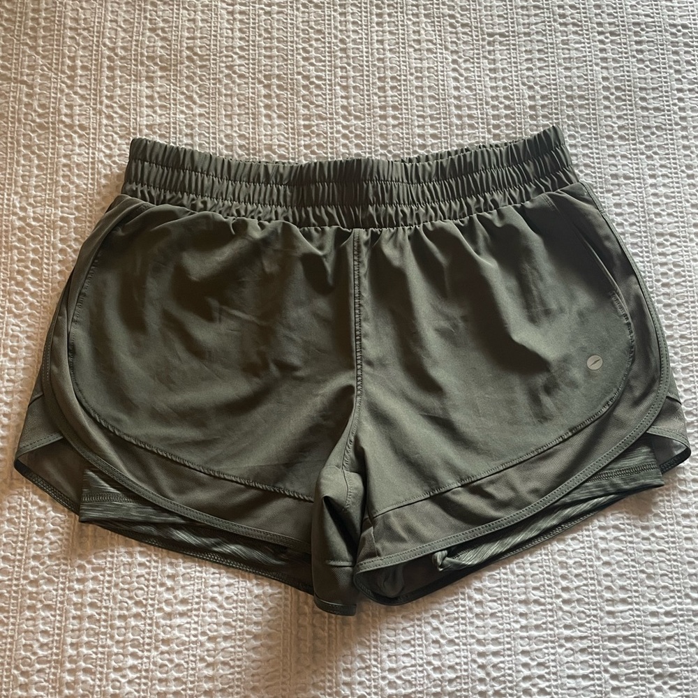 Avia Green Women’s Layered Athletic Shorts - M (8-10)